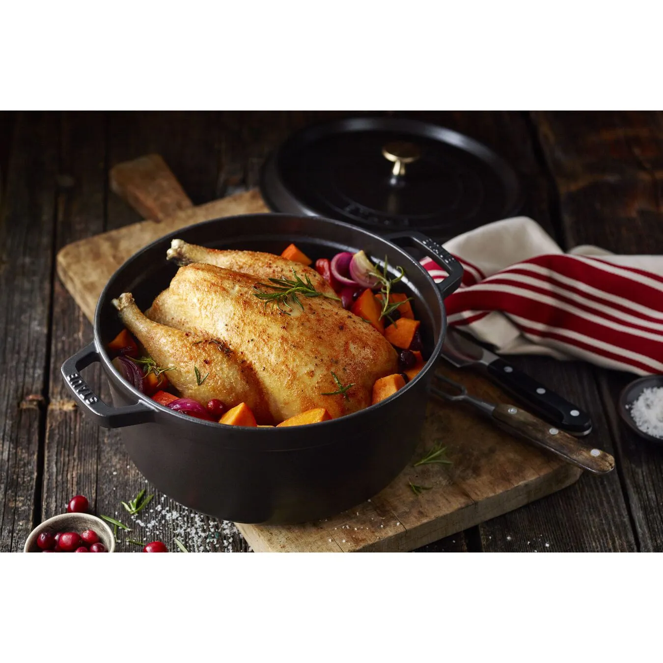 Staub 26 Cm Round Cast Iron Cocotte Black 5 Staub 26 Cm Round Cast Iron Cocotte Black - Image 5