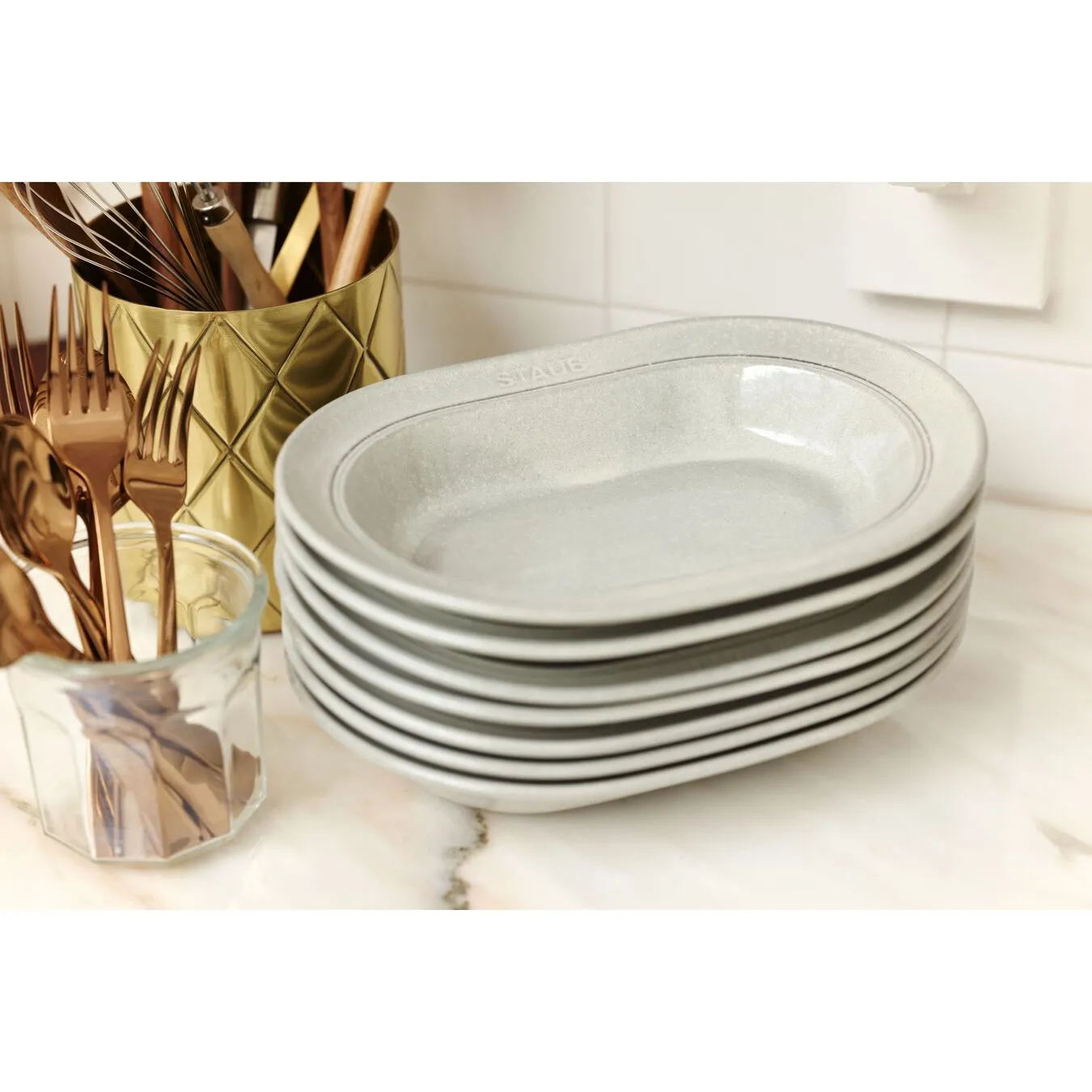 Staub 25 Cm Ceramic Plate White Truffle 4 Staub 25 Cm Ceramic Plate White Truffle - Image 4