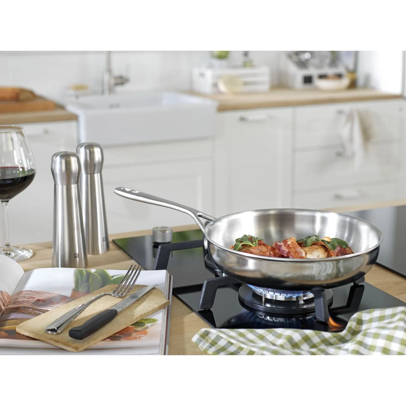 Zwilling 19 Cm Stainless Steel Salt Mill 3 Zwilling 19 Cm Stainless Steel Salt Mill - Image 3