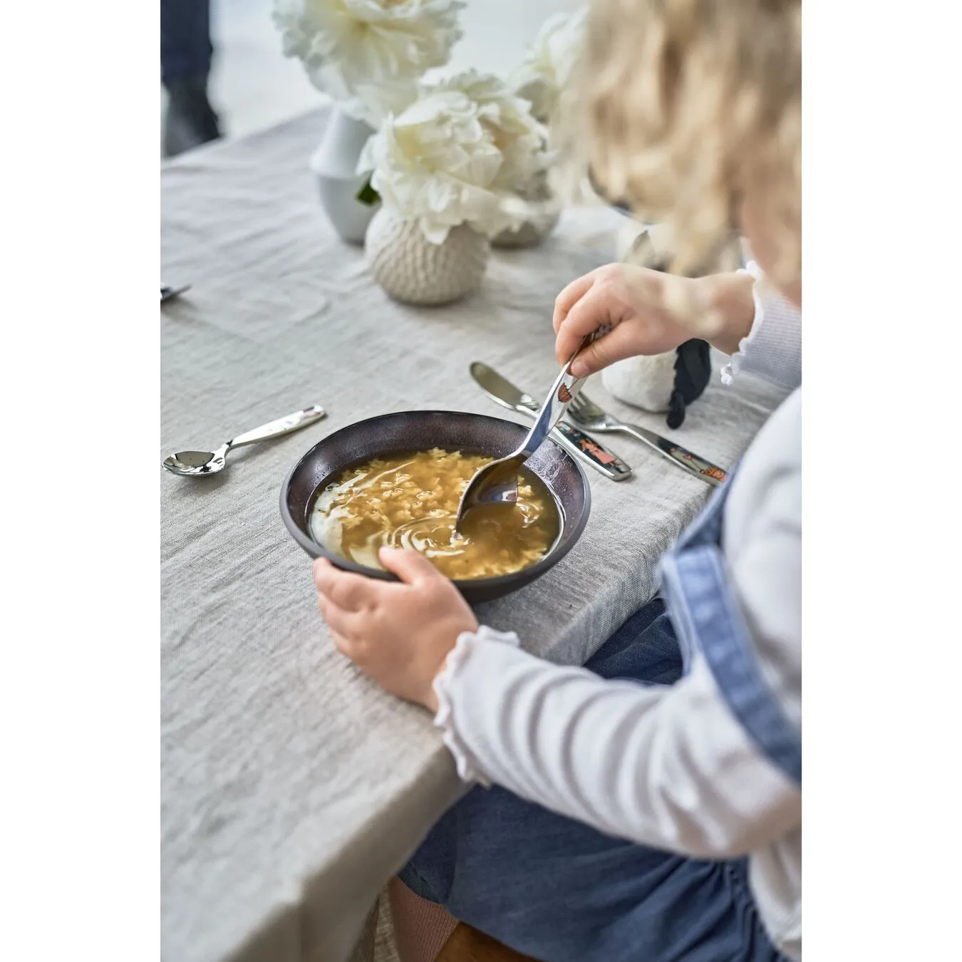 Zwilling 4-pcs Polished Children's Cutlery Set 4 Zwilling 4-pcs Polished Children's Cutlery Set - Image 4