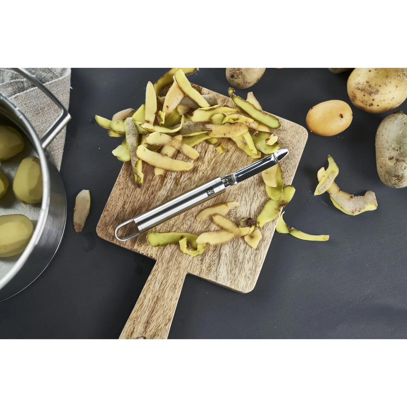 Zwilling 18/10 Stainless Steel Swivel Peeler 2 Zwilling 18/10 Stainless Steel Swivel Peeler - Image 2