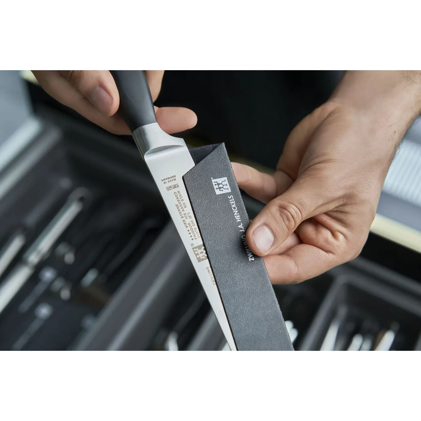 Zwilling 21 Cm Plastic Knife Sheath 5 Zwilling 21 Cm Plastic Knife Sheath - Image 5