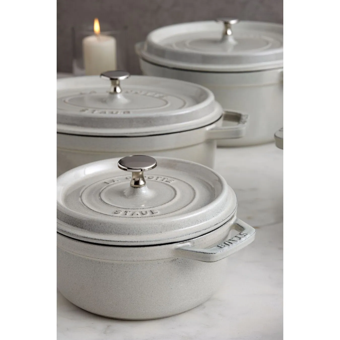 Staub 20 Cm Round Cast Iron Cocotte White Truffle 6 Staub 20 Cm Round Cast Iron Cocotte White Truffle - Image 6