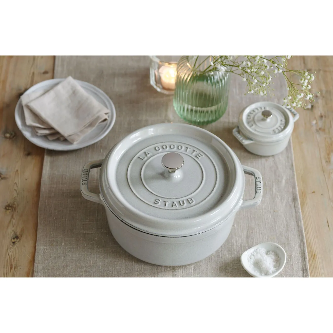 Staub 20 Cm Round Cast Iron Cocotte White Truffle 5 Staub 20 Cm Round Cast Iron Cocotte White Truffle - Image 5