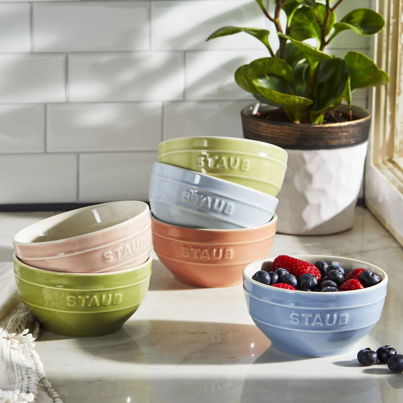 Staub 6-pcs Ceramic Bowl Set Macaron Mixed Colours 2 Staub 6-pcs Ceramic Bowl Set Macaron Mixed Colours - Image 2